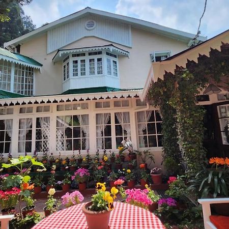 Ivanhoe Hotel Дарджилинг Екстериор снимка