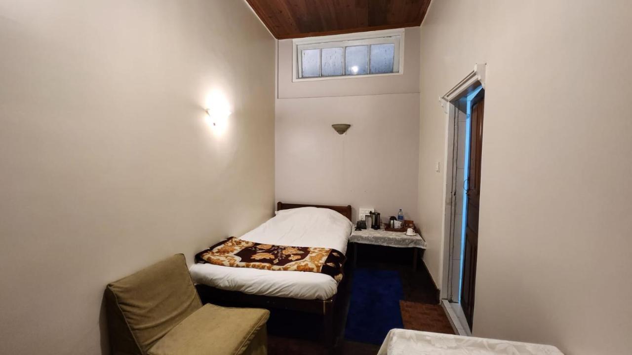 Ivanhoe Hotel Дарджилинг Екстериор снимка