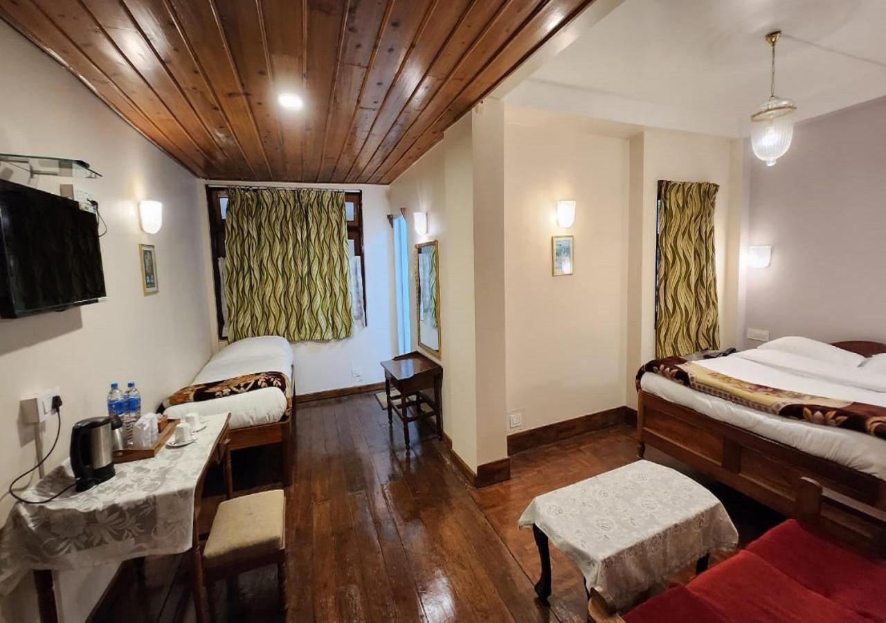 Ivanhoe Hotel Дарджилинг Екстериор снимка