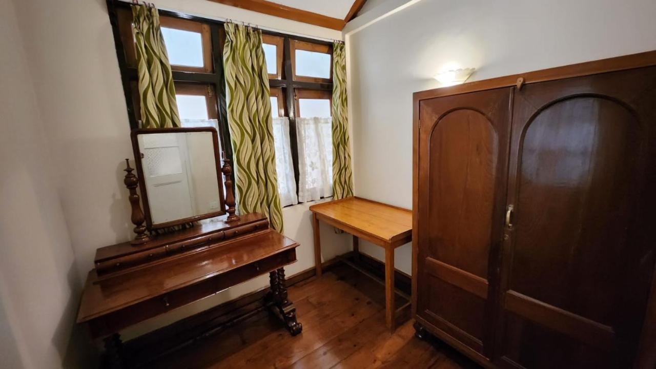 Ivanhoe Hotel Дарджилинг Екстериор снимка