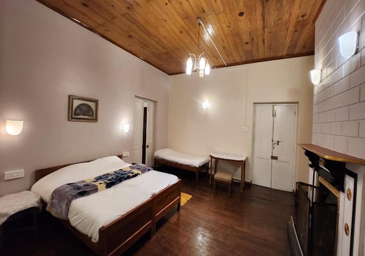 Ivanhoe Hotel Дарджилинг Екстериор снимка