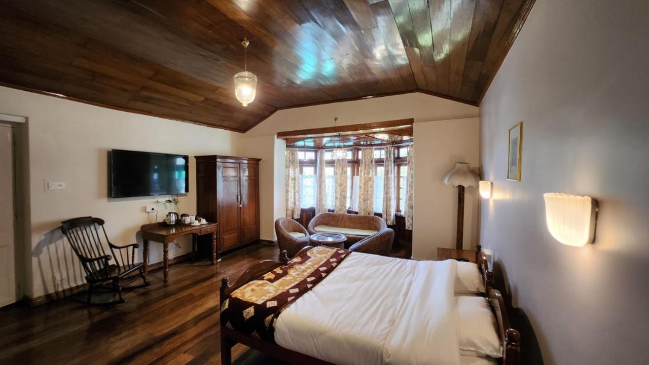 Ivanhoe Hotel Дарджилинг Екстериор снимка