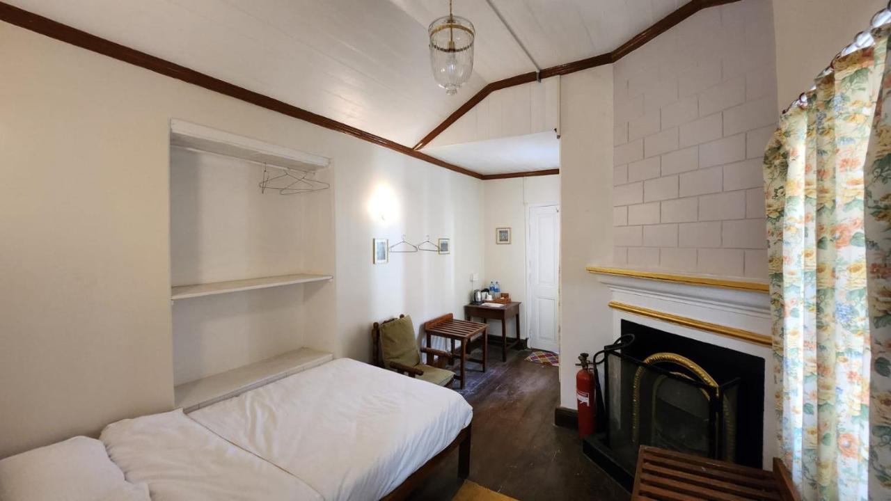 Ivanhoe Hotel Дарджилинг Екстериор снимка