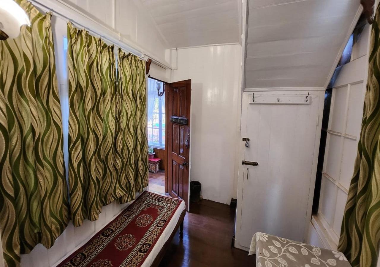 Ivanhoe Hotel Дарджилинг Екстериор снимка