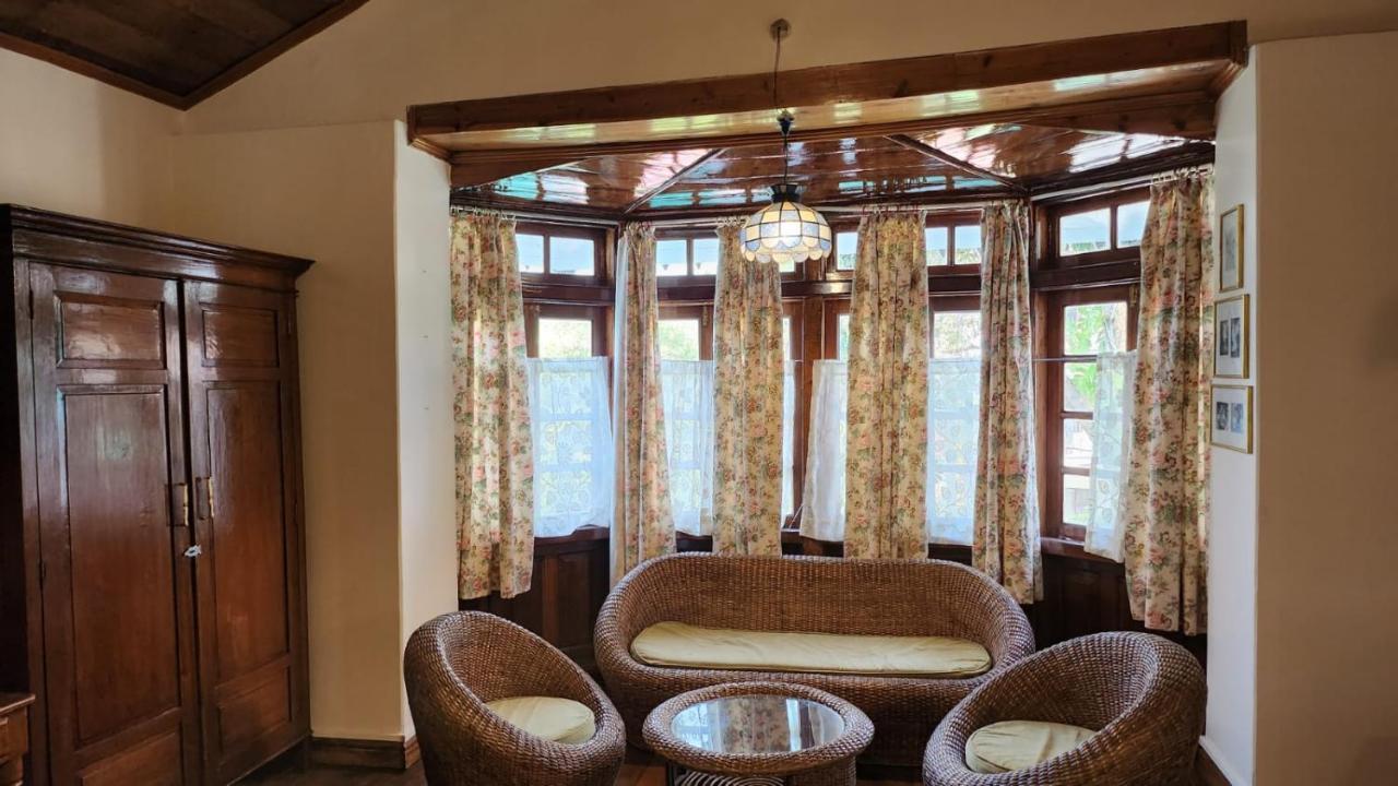 Ivanhoe Hotel Дарджилинг Екстериор снимка