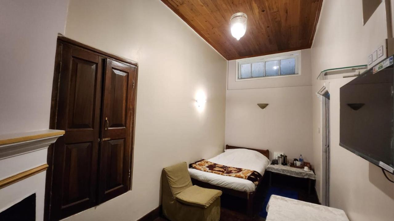 Ivanhoe Hotel Дарджилинг Екстериор снимка