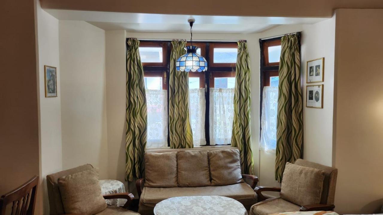 Ivanhoe Hotel Дарджилинг Екстериор снимка