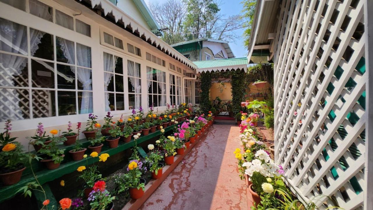 Ivanhoe Hotel Дарджилинг Екстериор снимка