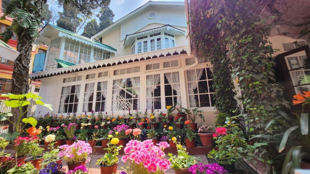 Ivanhoe Hotel Дарджилинг Екстериор снимка