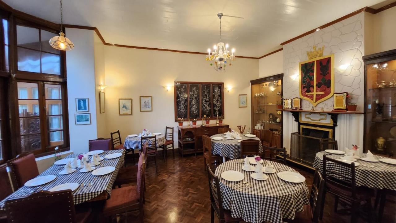 Ivanhoe Hotel Дарджилинг Екстериор снимка