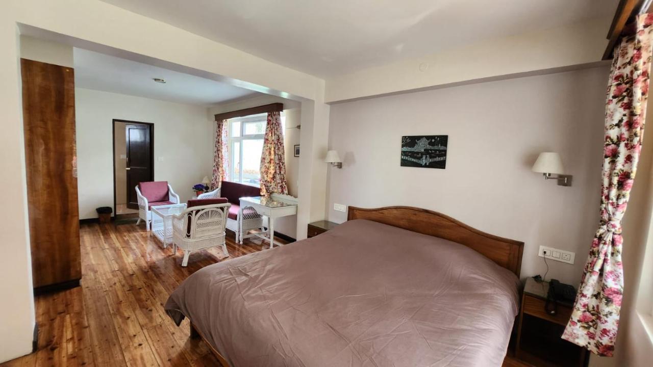 Ivanhoe Hotel Дарджилинг Екстериор снимка