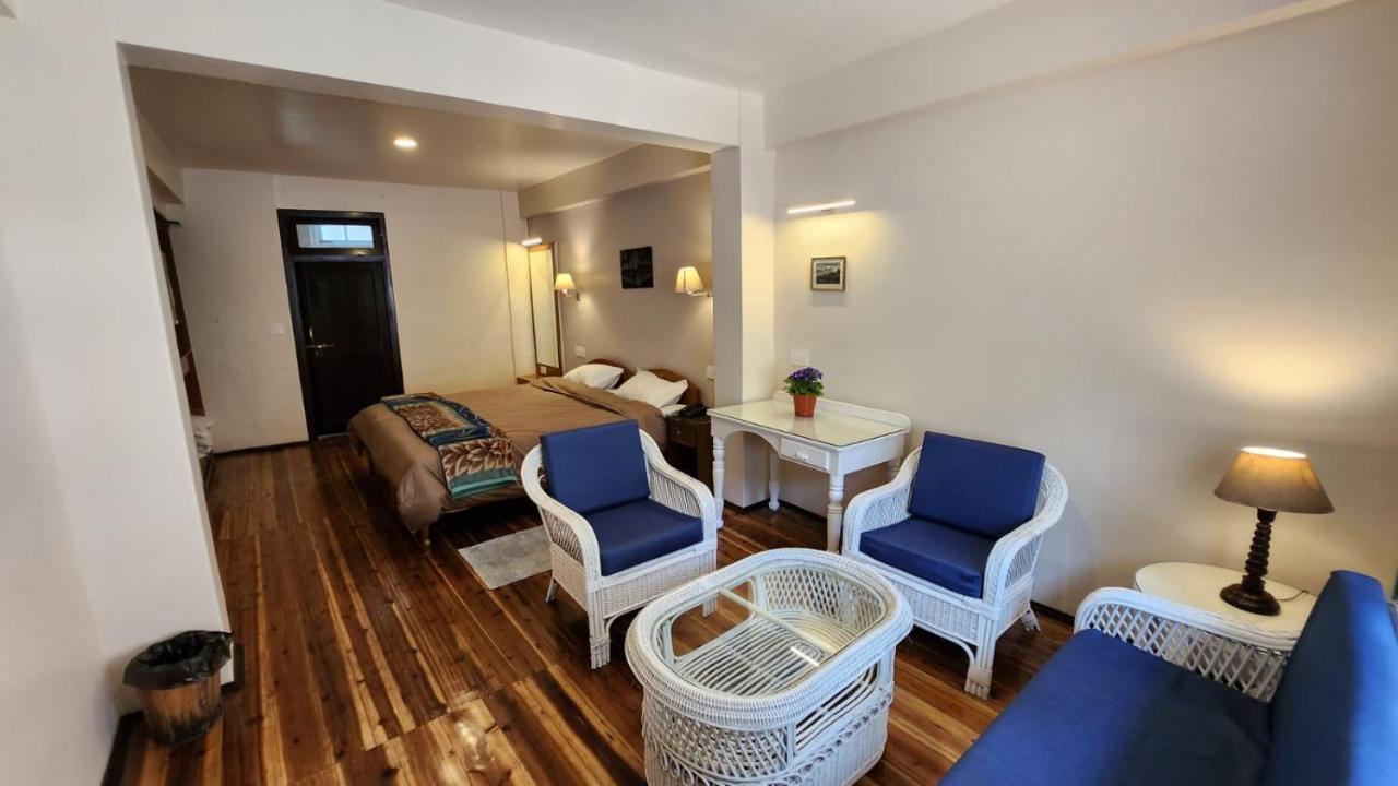 Ivanhoe Hotel Дарджилинг Екстериор снимка