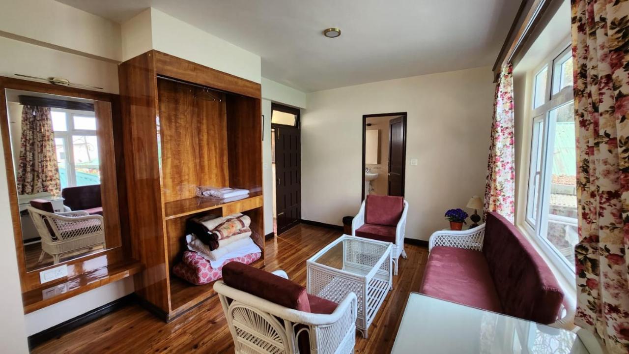 Ivanhoe Hotel Дарджилинг Екстериор снимка