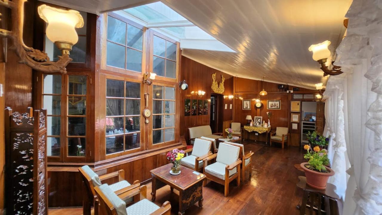 Ivanhoe Hotel Дарджилинг Екстериор снимка